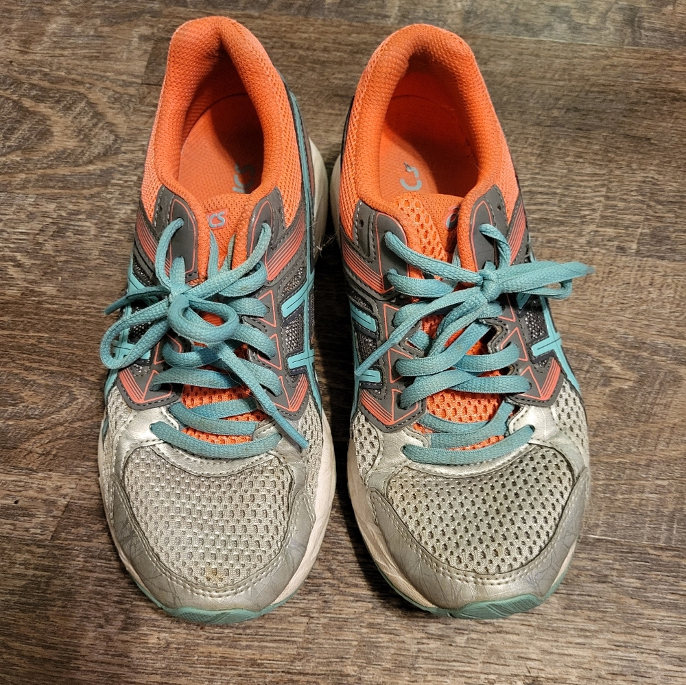 ASICS tennis shoes